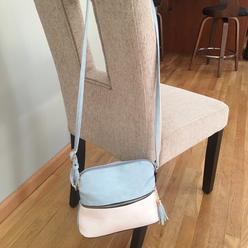Unique/retro crossbody